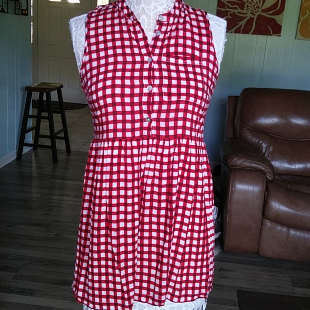 Love Tree red white plaid sleeveless dress